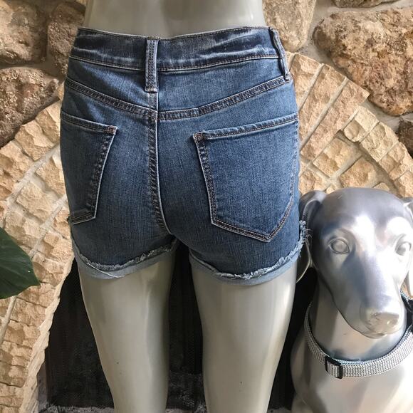 NEW Mudd High Rise Shortie Distressed Cuffed Shorts Junior's Size 5 NWT $38 - Picture 3 of 8